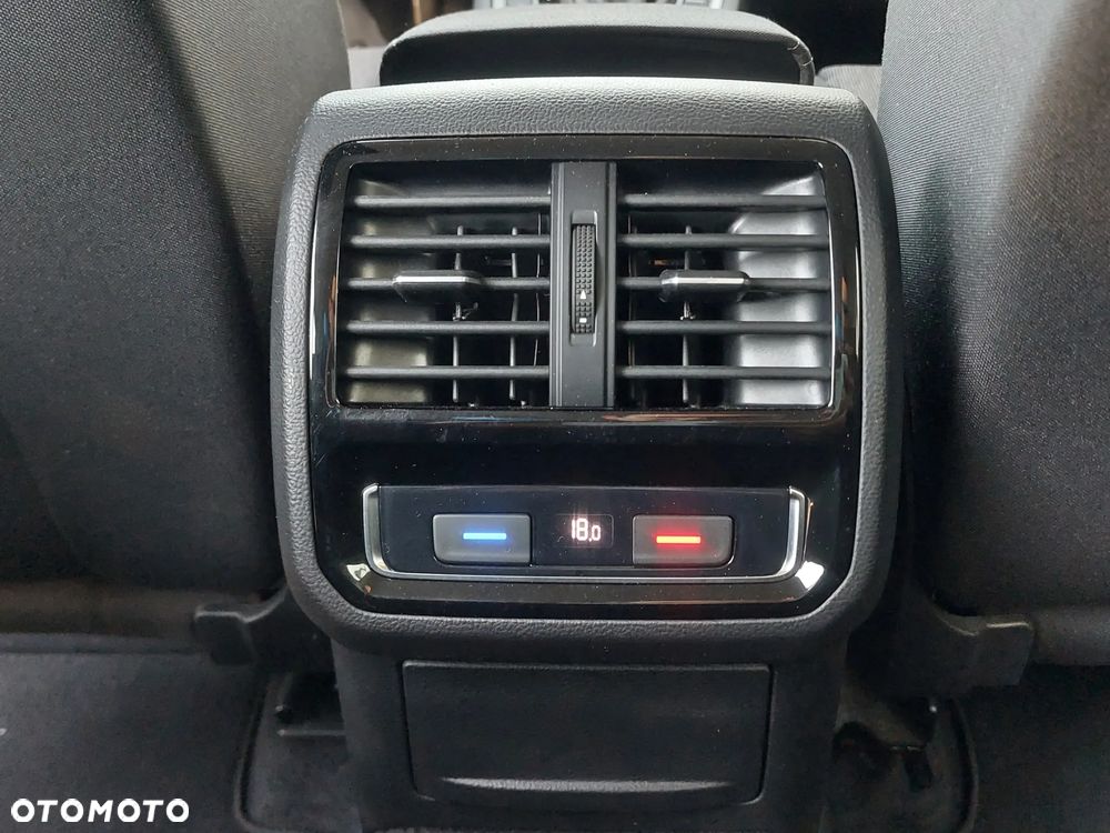 Volkswagen Passat - 24