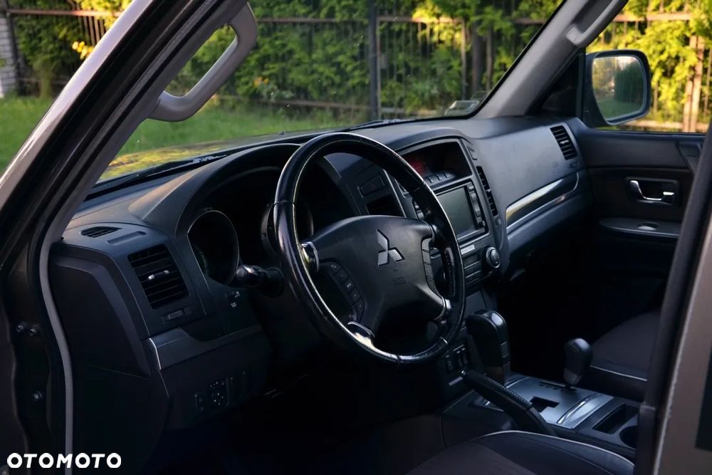 Mitsubishi Pajero 3.2 DID Elegance - 15