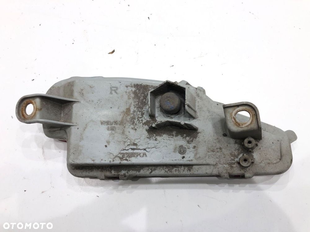 LAMPA ZDERZAKA PRAWY TYŁ - 147.00 PLN - TOYOTA YARIS (_P13_) 2010 - 2022 1.0 (KSP130_) 51 kW [69 - 3