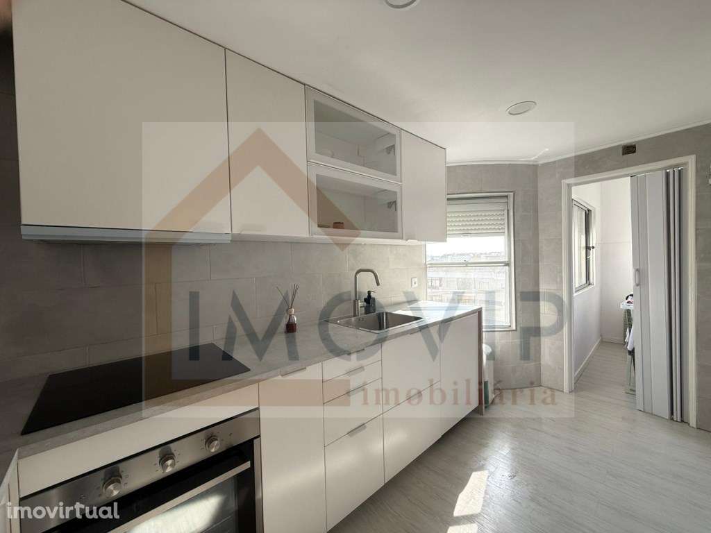 Apartamento T3 totalmente renovado no centro do Pinhal Novo - Grande imagem: 2/26