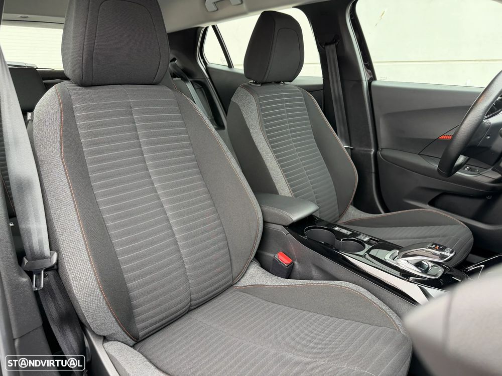 Peugeot e-2008 50 kWh Active Pack - 11