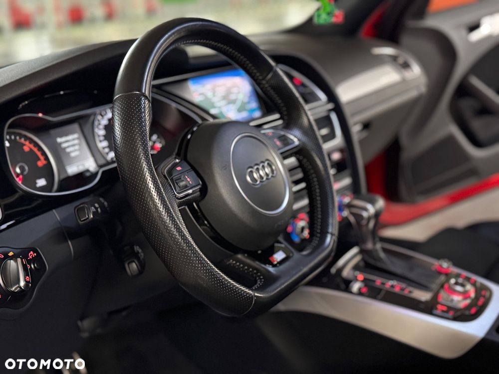 Audi A4 Avant 2.0 TDI DPF clean diesel quattro S tronic S line Sportpaket - 24