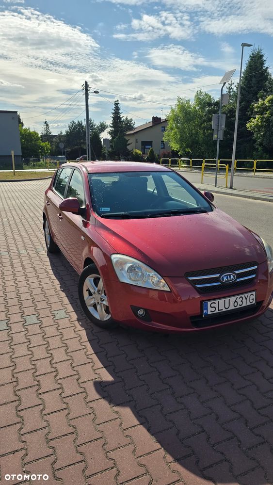 Kia Ceed 2.0 crdi Optimum + - 2