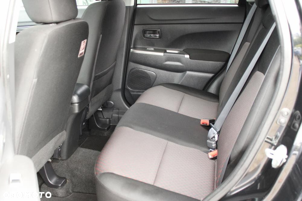 Mitsubishi ASX - 10