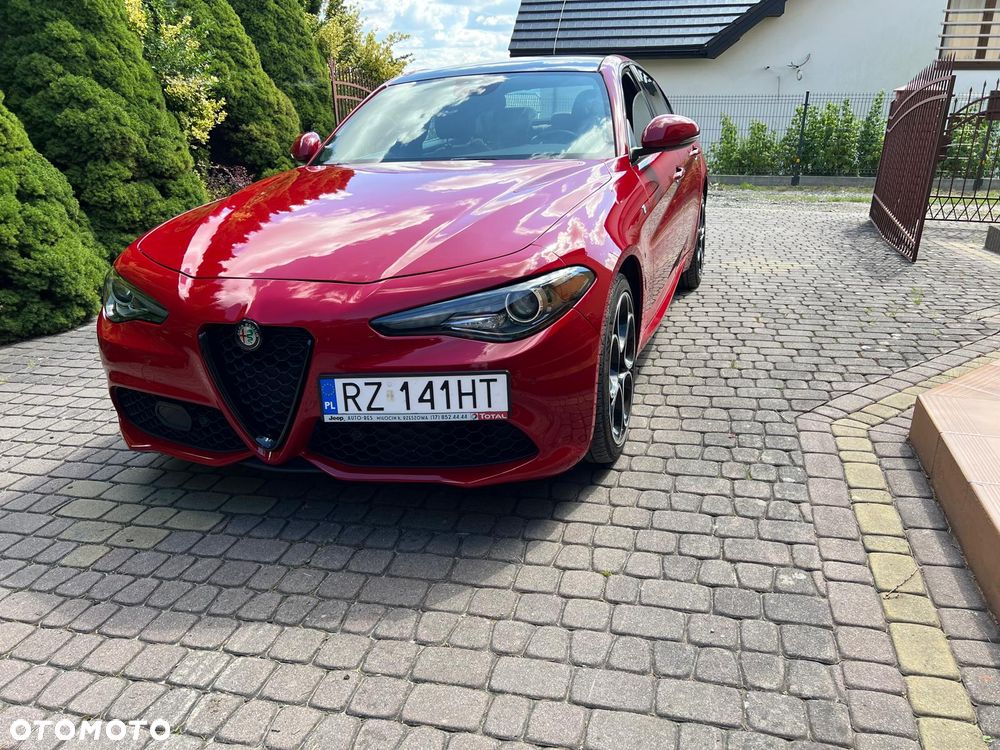 Alfa Romeo Giulia 2.0 Turbo 16V AT8-Q4 Ti - 4