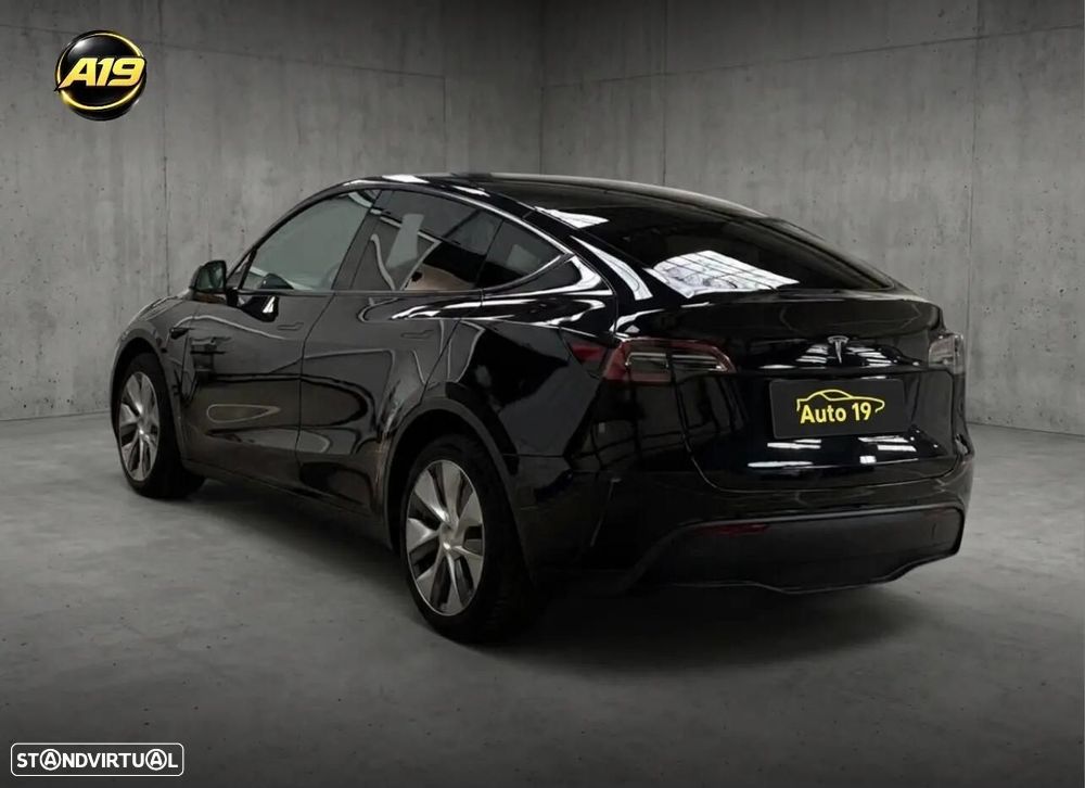 Tesla Model Y RWD - 4