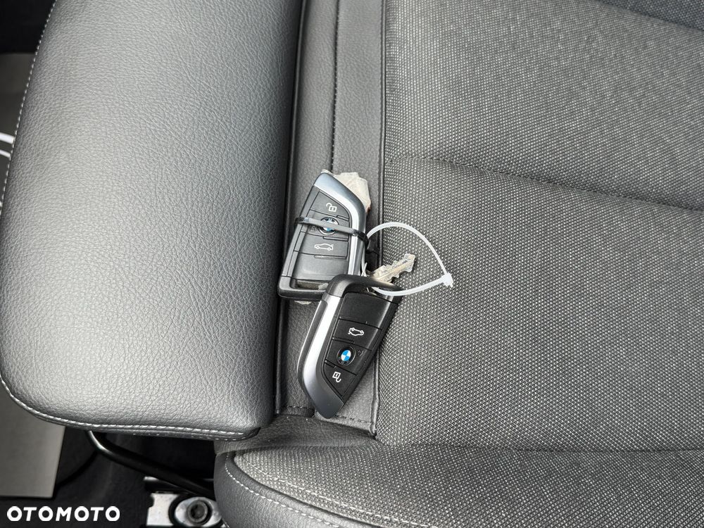 BMW X1 xDrive20d Sport Line - 29