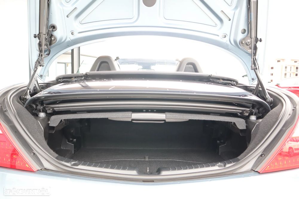 Mercedes-Benz SLK 200 (BlueEFFICIENCY) 7G-TRONIC - 11