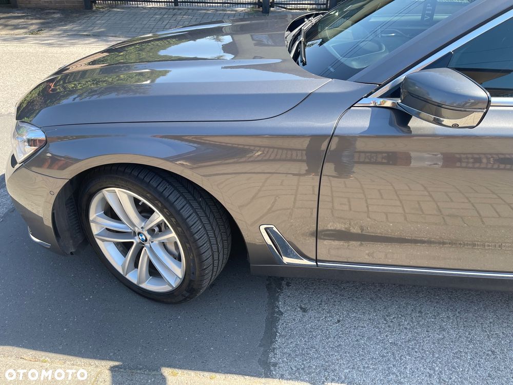 BMW Seria 7 750Li xDrive - 31