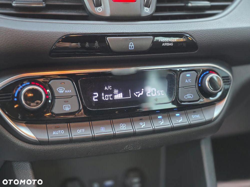 Hyundai i30 1.6 D Comfort - 22