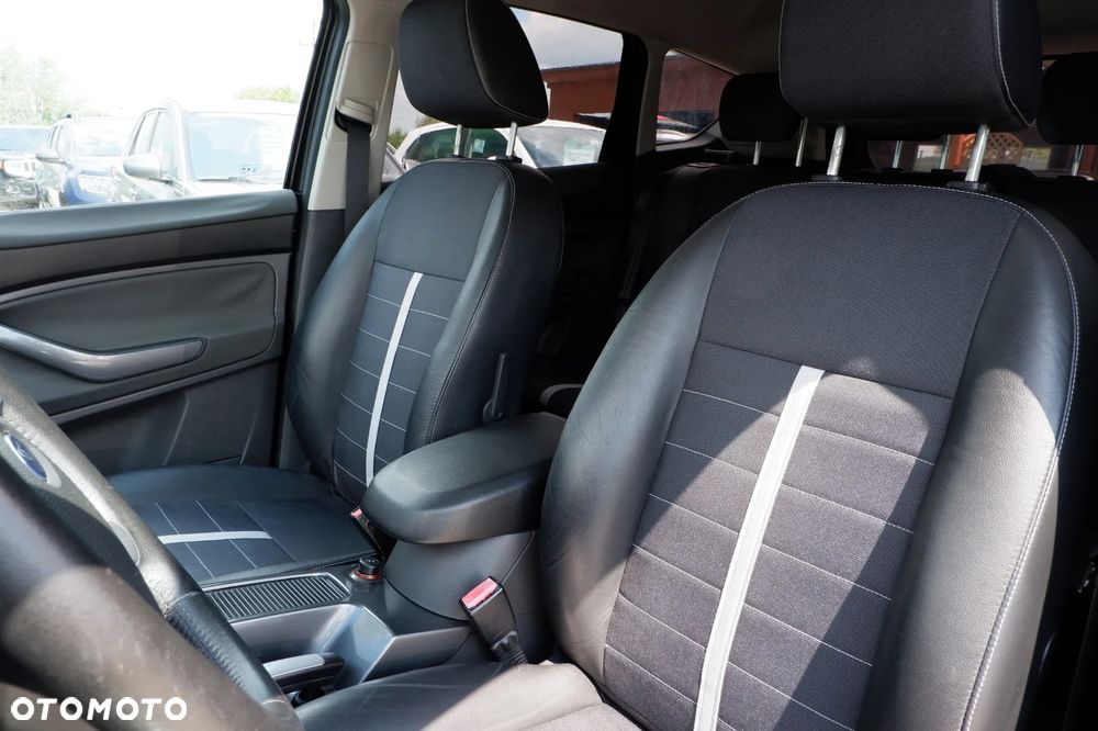 Ford Kuga 2.0 TDCi 4WD Titanium - 27