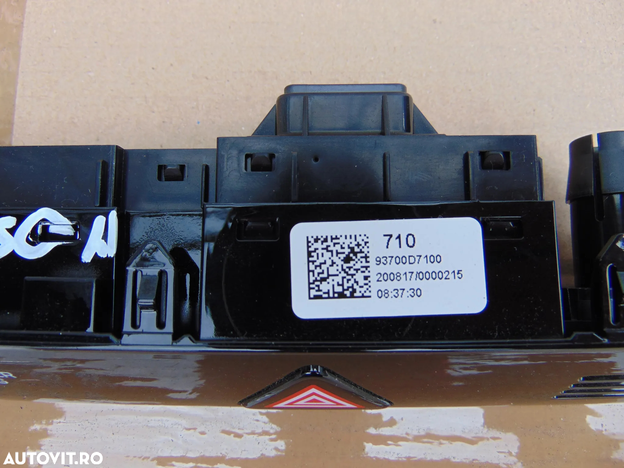 Buton Avarii Hyundai Tucson 2015-2020 ornament central buton avarii tucson 3 - 7