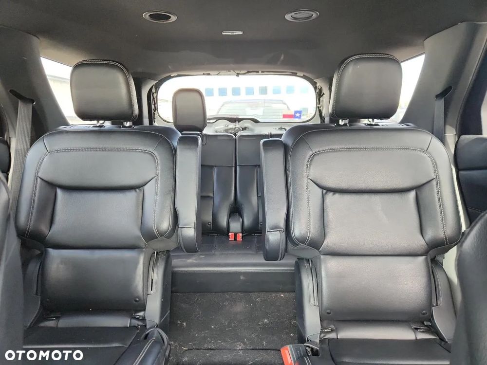 Ford Explorer - 11