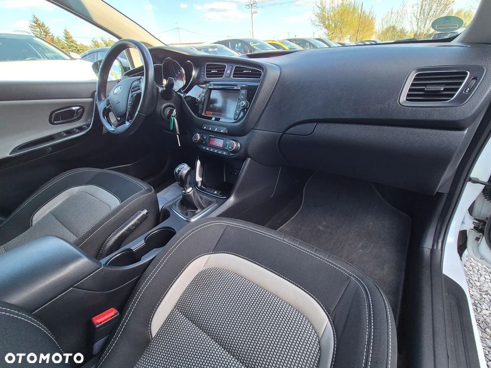 Kia Ceed 1.6 CRDi 128 Platinum Edition - 33