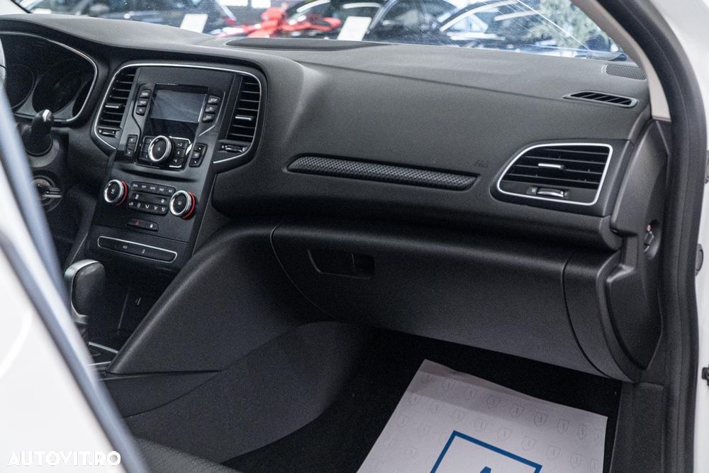 Renault Megane TCe 140 GPF EDC ZEN - 33