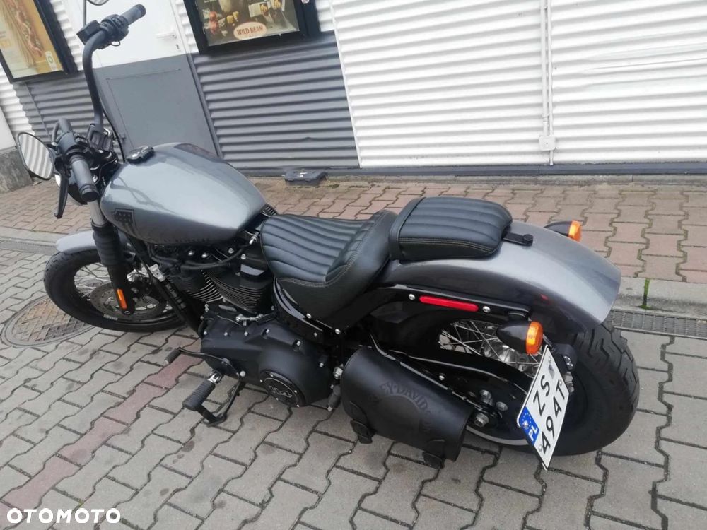 Harley-Davidson Softail Street Bob - 4