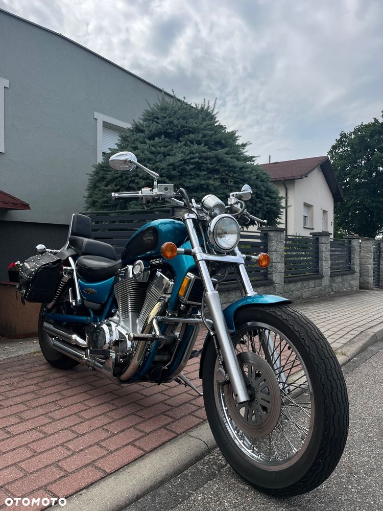 Suzuki Intruder - 1