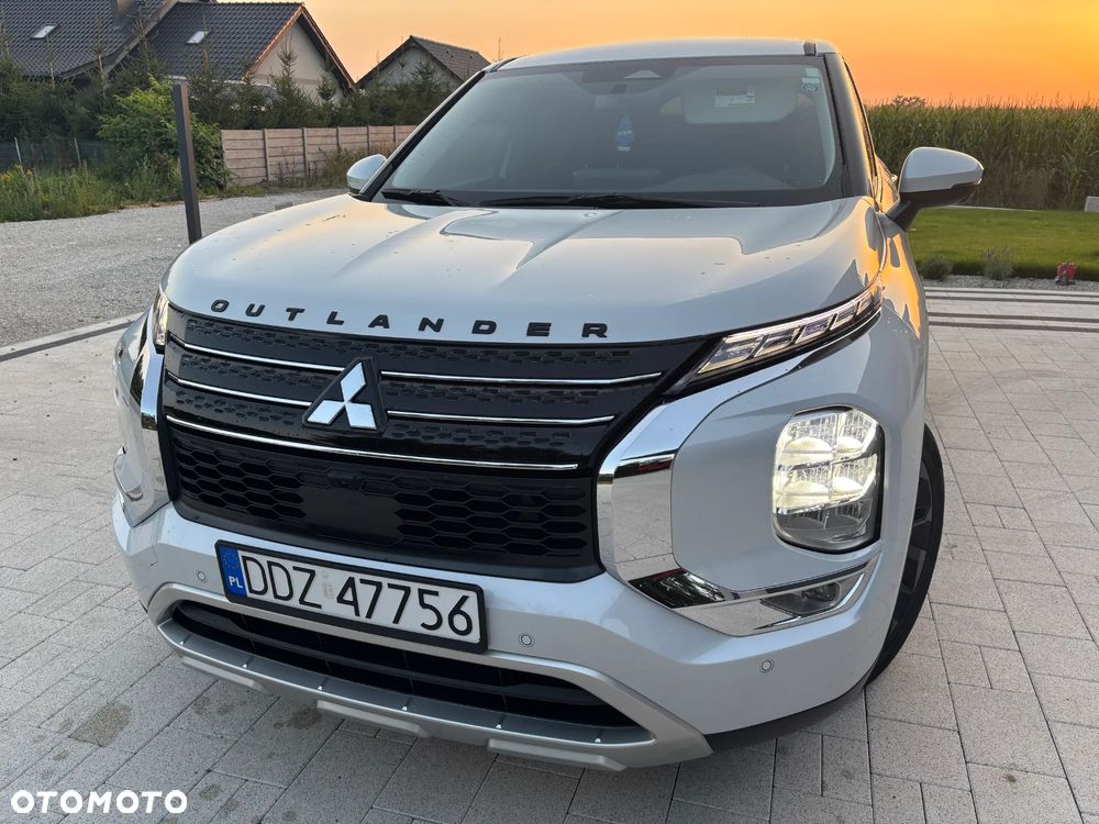 Mitsubishi Outlander - 4