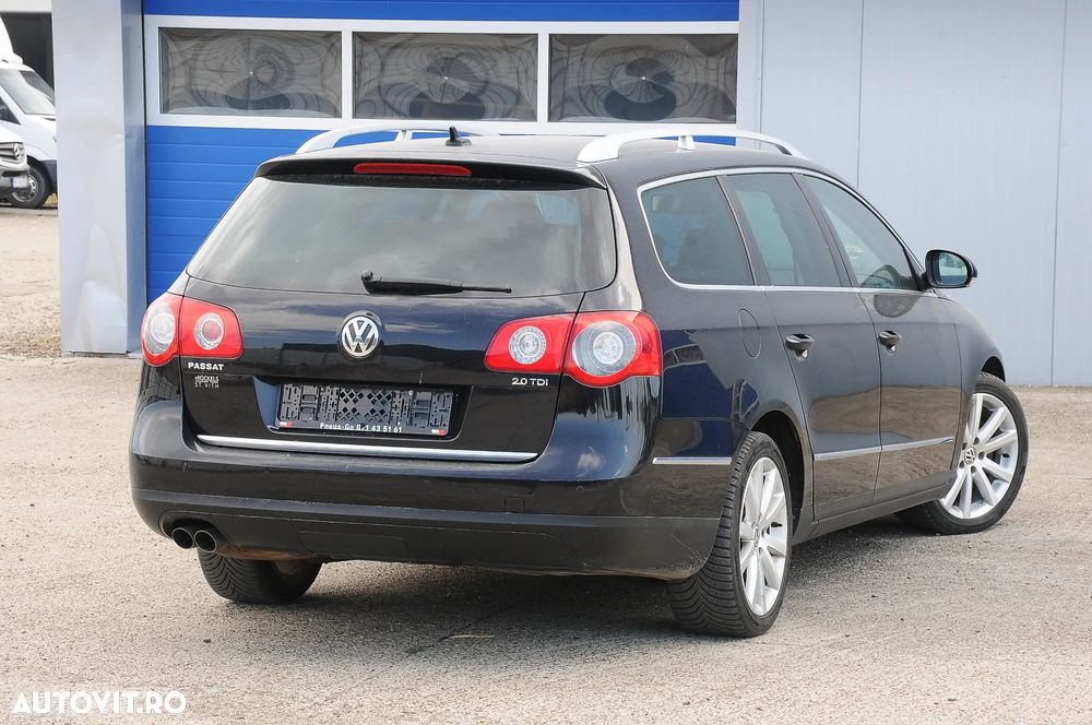 Volkswagen Passat Variant 2.0 TDI Blue TDI Highline - 14
