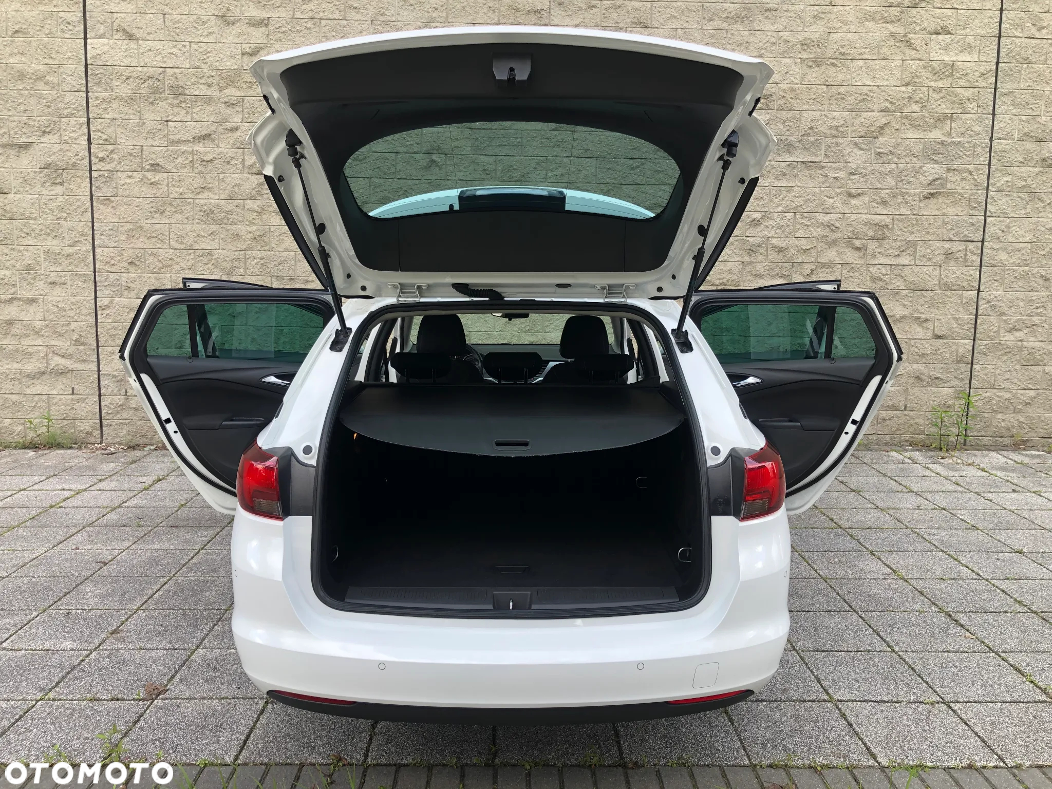 Opel Astra 1.4 Turbo Start/Stop Sports Tourer Edition - 9