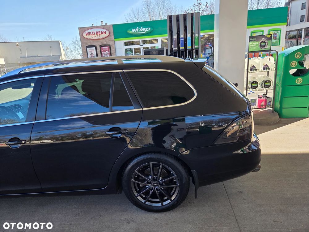 Volkswagen Golf - 25