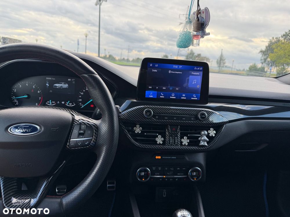 Ford Focus 1.0 EcoBoost ST-Line - 11
