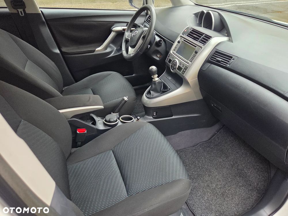 Toyota Verso 2.0 D-4D - 4