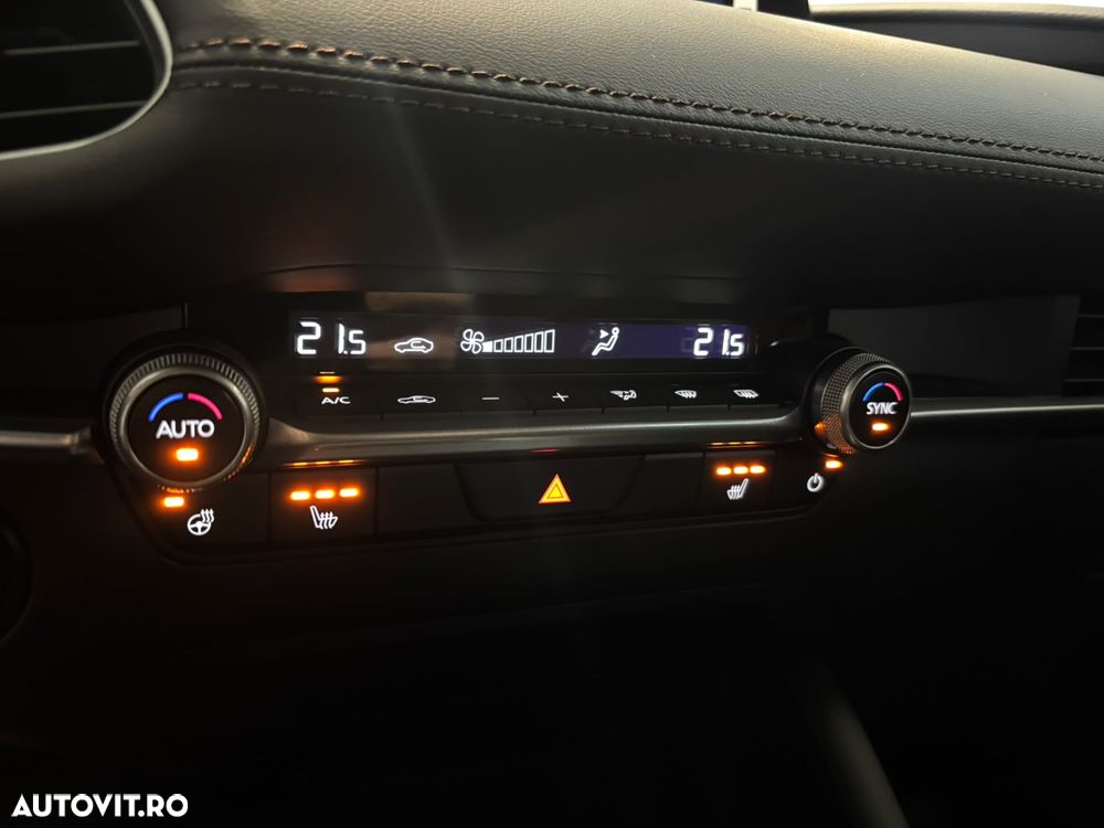 Mazda 3 e-Skyactiv G140 AT MHEV Center-Line - 9