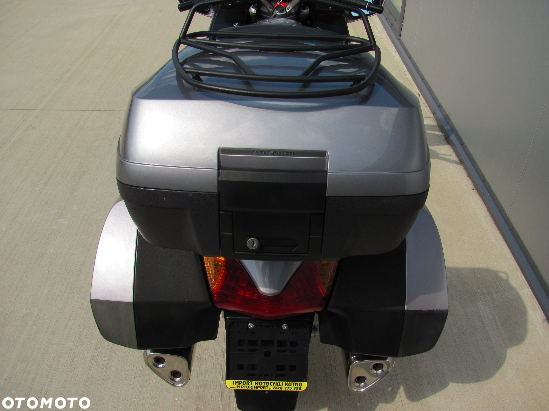 Honda ST - 16