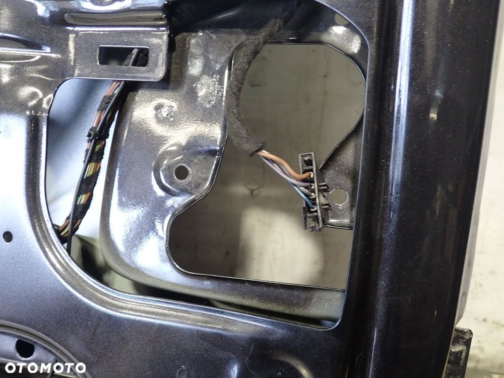 KLAPA TYŁ BAGAŻNIKA VOLKSWAGEN TOUAREG 5.0 - 19