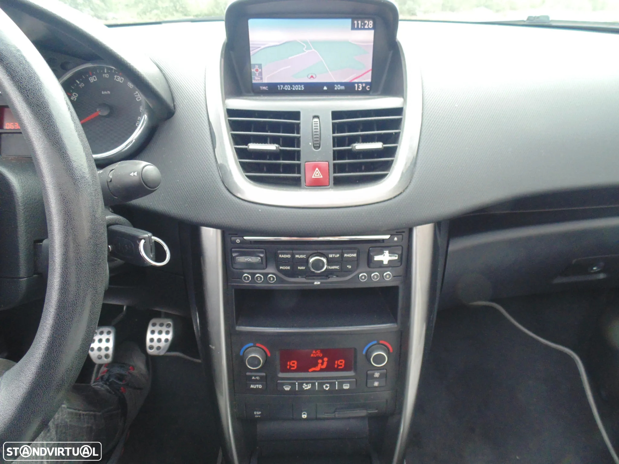 Peugeot 207 CC 1.6 HDi Roland Garros - 34