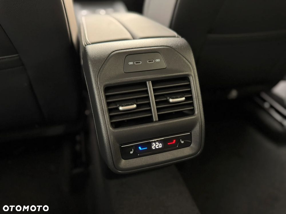 Volkswagen Passat - 32