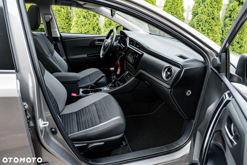 Toyota Auris 1.6 D-4D Comfort - 24