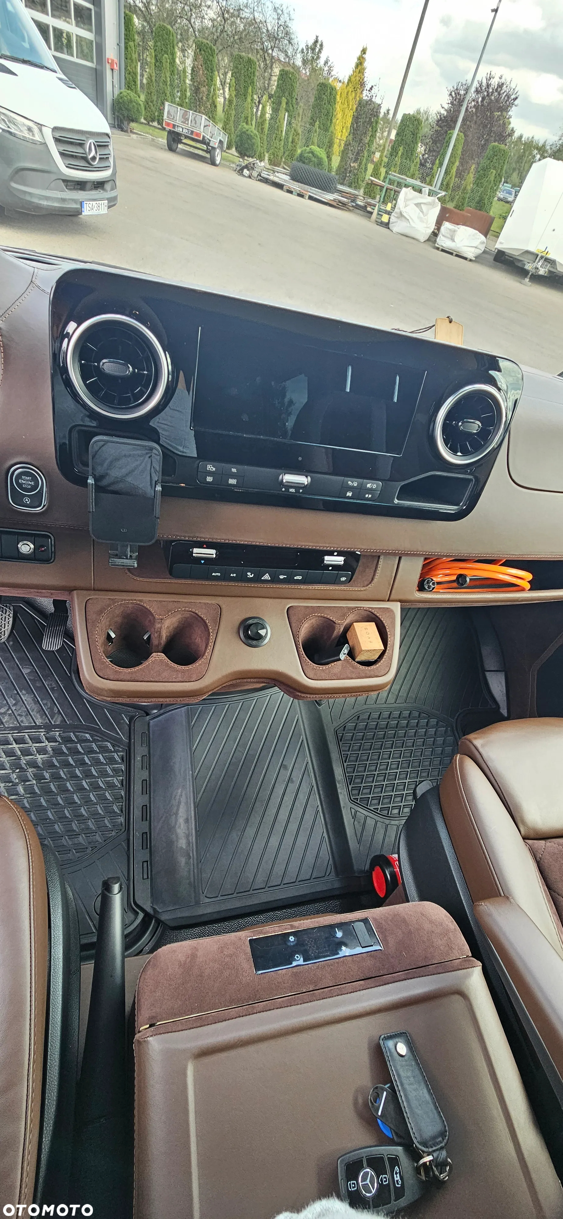 Mercedes-Benz Sprinter - 21