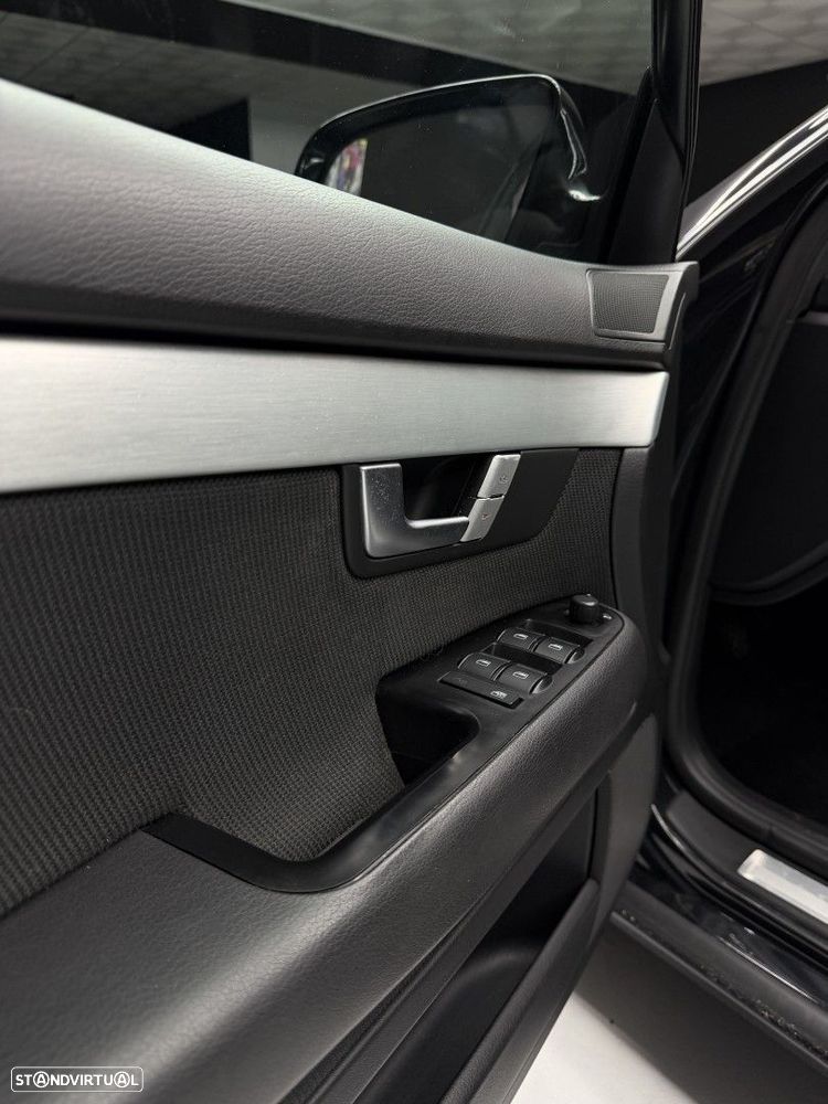 Audi A4 Avant 2.0 TDi S-line - 32