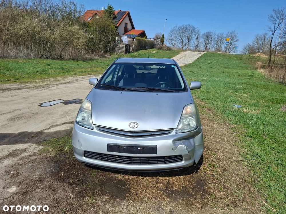 Toyota Prius 1.5 VVT-i Sol - 2
