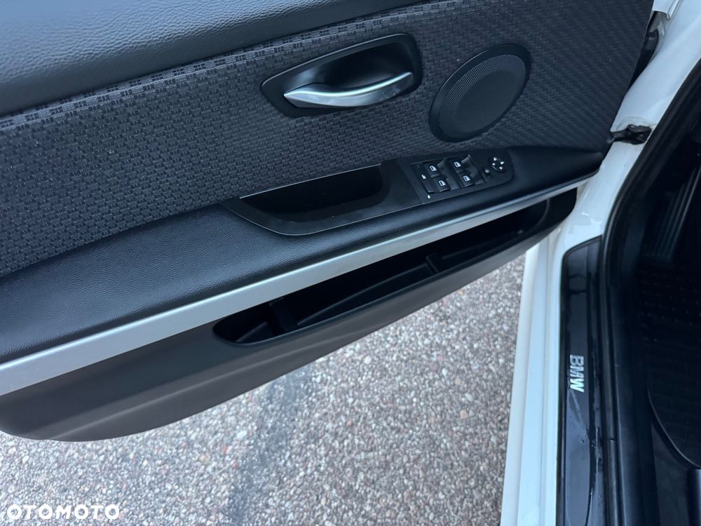 BMW Seria 3 320d DPF - 19