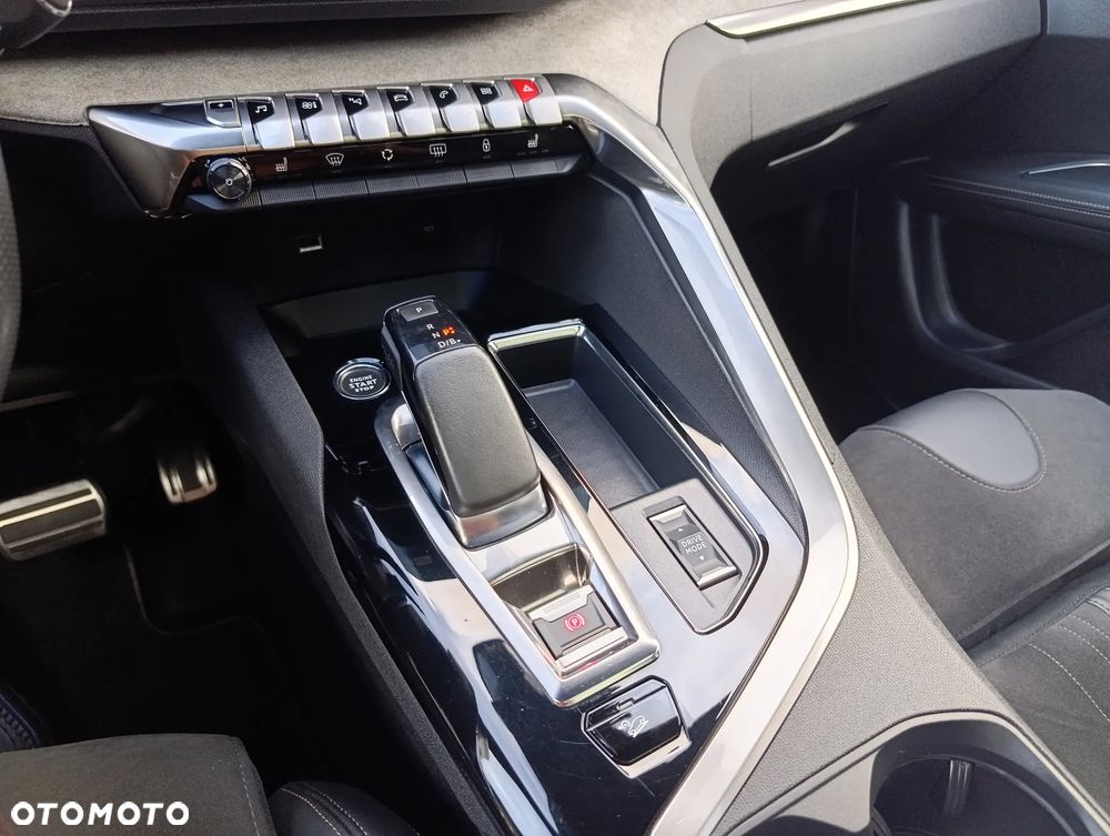 Peugeot 3008 1.6 PureTech Hybrid4 PHEV GT Pack S&S EAT8 - 25
