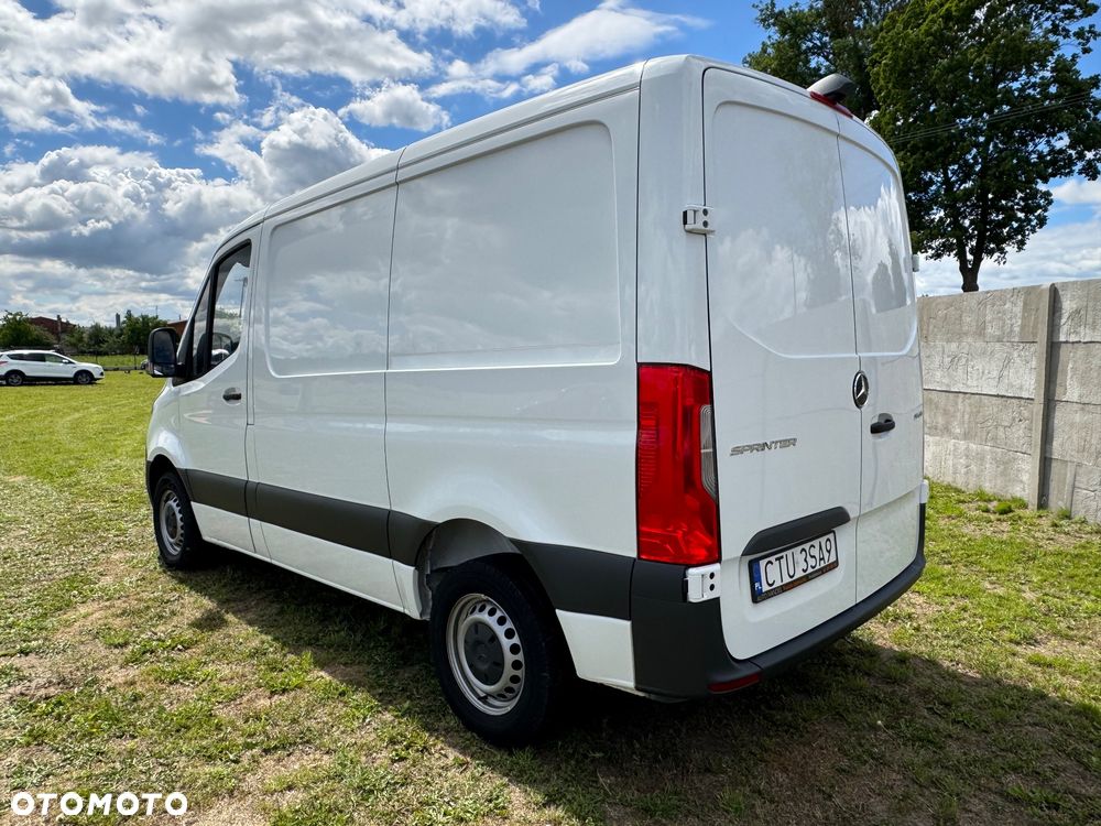 Mercedes-Benz SPRINTER 211 - 9