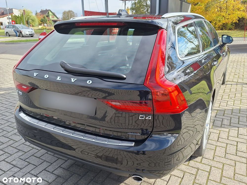 Volvo V90 D4 Geartronic Momentum Pro - 28