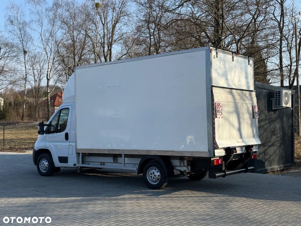 Fiat Ducato 2.3 131KM / Kontener 4,2m 8EP + Winda Dhollandia 750kg / 240.926KM PRZEBIEG / PO SERWISIE / ZAREJESTROWANY W PL - 9