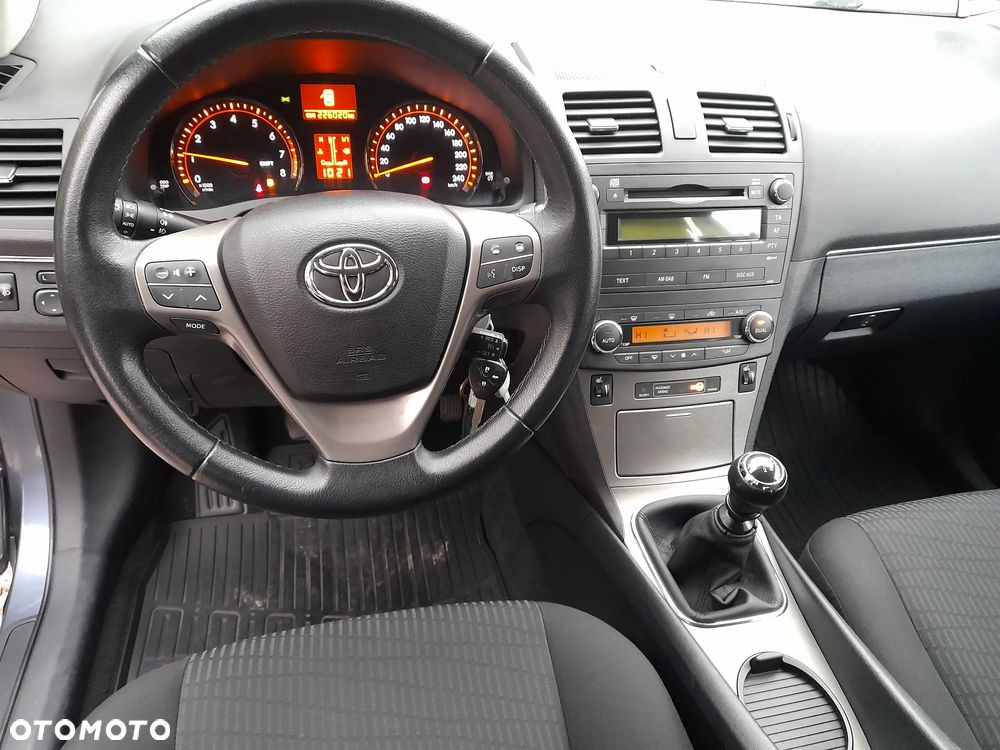 Toyota Avensis Combi 1.8 Comfort - 19