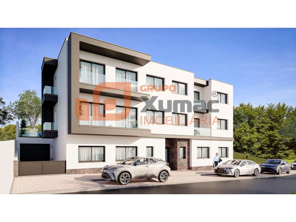 Prédio com apartamentos T1 e T2 no Avenal, Caldas da Rainha - Grande imagem: 3/6