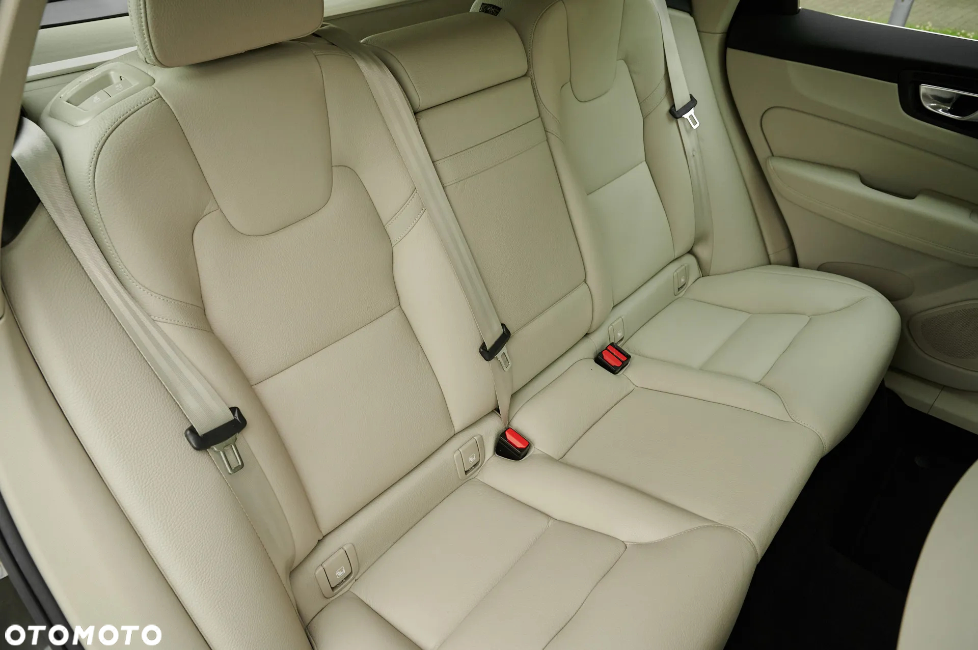 Volvo XC 60 T4 Momentum Pro - 8