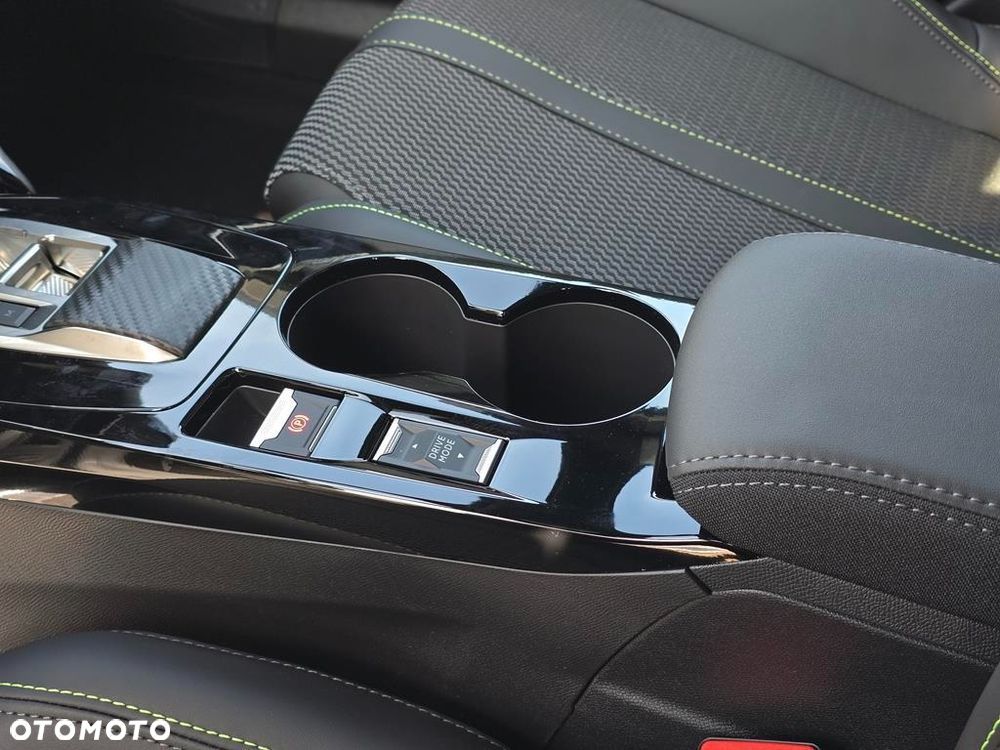 Peugeot 2008 PureTech mHEV GT e-DCS6 - 16