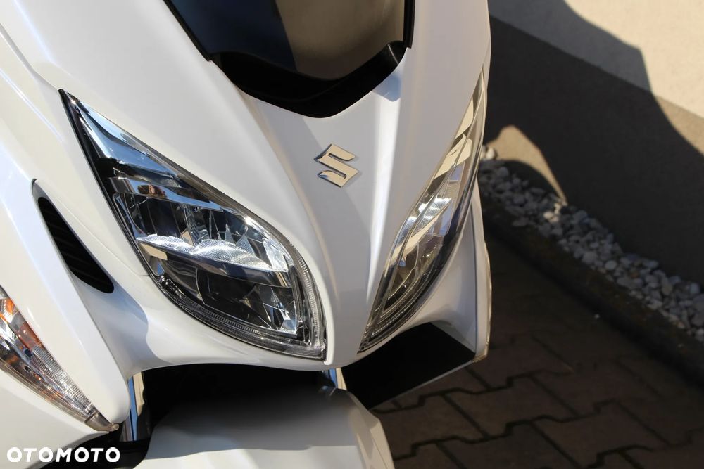 Suzuki Burgman - 14
