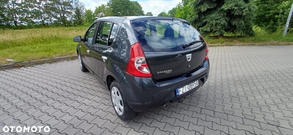 Dacia Sandero - 8