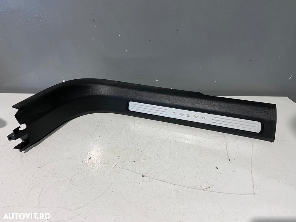 Ornament prag stanga spate VOLVO XC60 2018+ 31448016 - 1