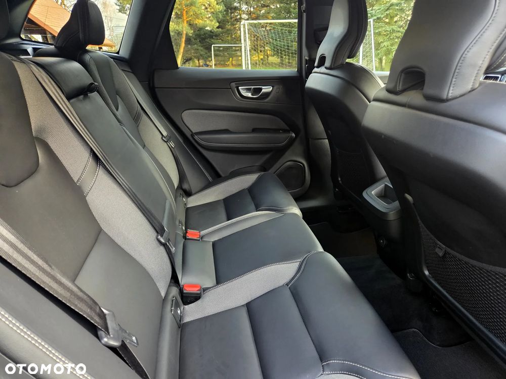 Volvo XC 60 B4 D Geartronic RDesign - 28