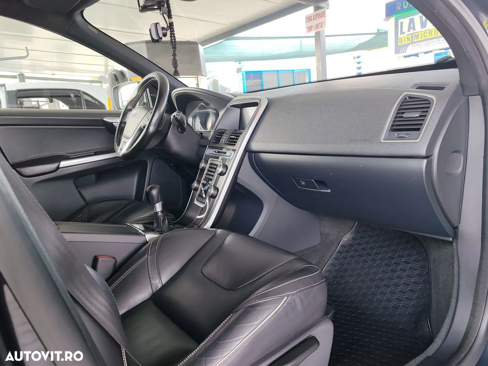 Volvo XC 60 D4AWD Start-Stop R-Design - 12